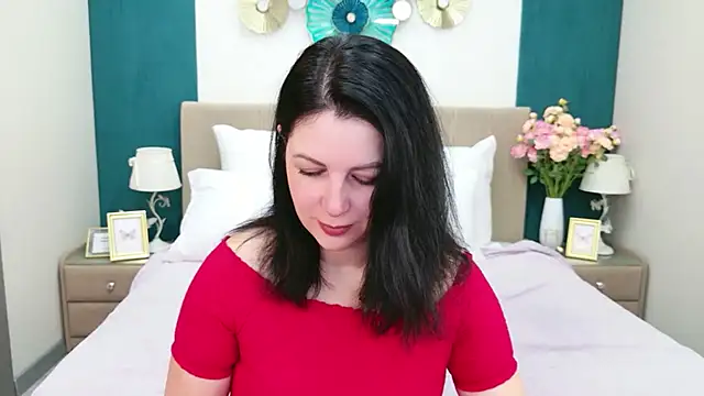 Nina Stane online show from 5, 12, 2025