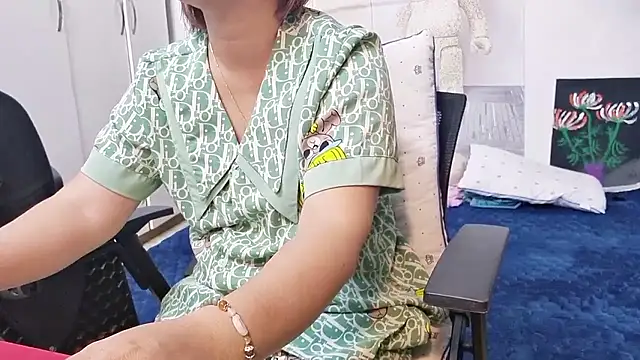 MichiLovely online show from 7, 11, 2025