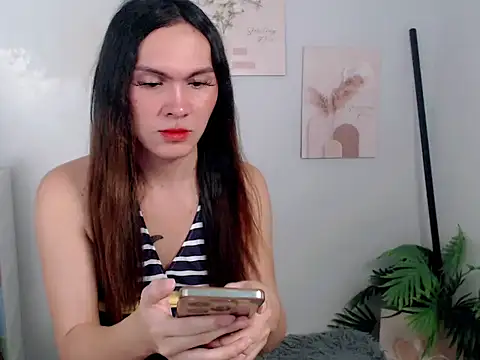 Pinkyweb 03 online show from 9, 5, 2026