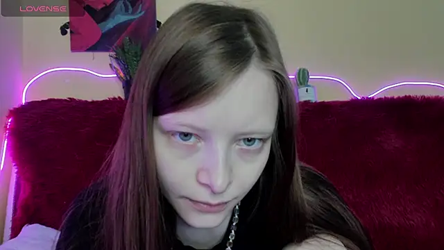 AliceHaris online show from 2, 12, 2025