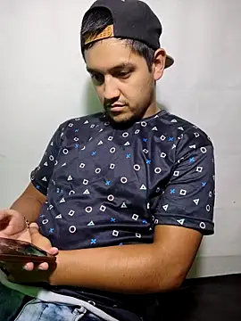 XyeseniaxseX online show from 2, 10, 2025