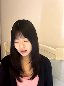 Snapshot of Ella-A9 chatting on 11, 11, 2025 Ella-A9 online show from 11, 11, 2025