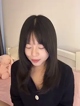 Snapshot of Ella-A9 chatting on 14, 10, 2025 Ella-A9 online show from 14, 10, 2025