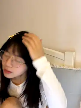 Snapshot of Ella-A9 chatting on 28, 10, 2025 Ella-A9 online show from 28, 10, 2025