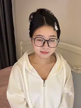 Snapshot of Ella-A9 chatting on 8, 11, 2025 Ella-A9 online show from 8, 11, 2025