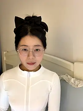 Snapshot of Ella-A9 chatting on 26, 10, 2025 Ella-A9 online show from 26, 10, 2025