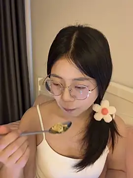 Snapshot of Ella-A9 chatting on 13, 9, 2025 Ella-A9 online show from 13, 9, 2025