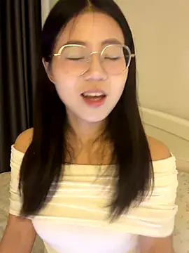 Snapshot of Ella-A9 chatting on 10, 9, 2025 Ella-A9 online show from 10, 9, 2025