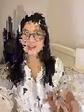 Snapshot of Ella-A9 chatting on 5, 11, 2025 Ella-A9 online show from 5, 11, 2025