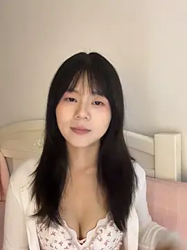 Snapshot of Ella-A9 chatting on 16, 10, 2025 Ella-A9 online show from 16, 10, 2025