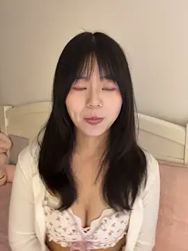 Snapshot of Ella-A9 chatting on 14, 10, 2025 Ella-A9 online show from 14, 10, 2025