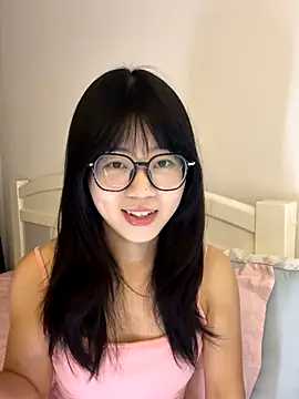 Snapshot of Ella-A9 chatting on 14, 11, 2025 Ella-A9 online show from 14, 11, 2025