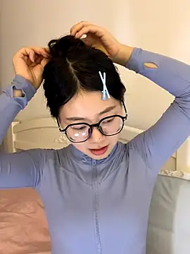 Snapshot of Ella-A9 chatting on 7, 11, 2025 Ella-A9 online show from 7, 11, 2025