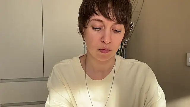 daniellia  online show from 8, 5, 2026