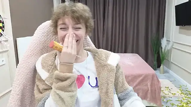 daniellia  online show from 30, 9, 2025