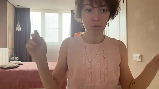 daniellia  online show from 18, 11, 2025