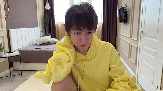 daniellia  online show from 15, 2, 2026