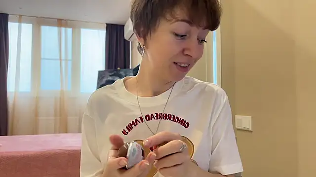 daniellia  online show from 2, 12, 2025