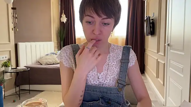 daniellia  online show from 13, 2, 2026