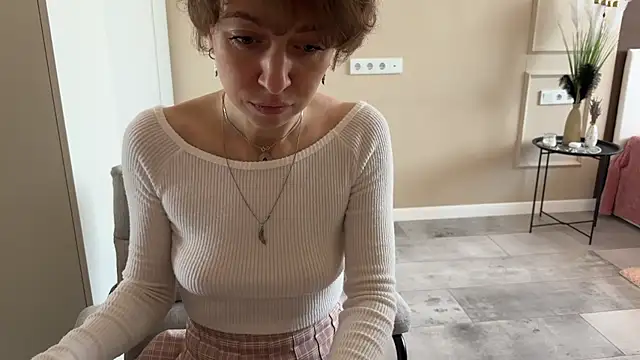 daniellia  online show from 11, 11, 2025