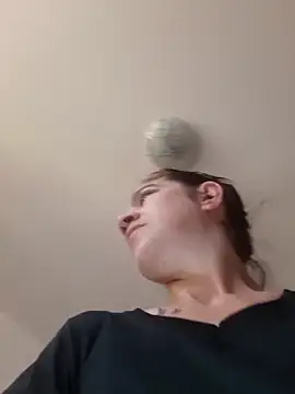 alinaalinutzq online show from 4, 11, 2025