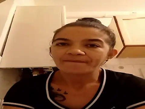 alinaalinutzq online show from 28, 11, 2025