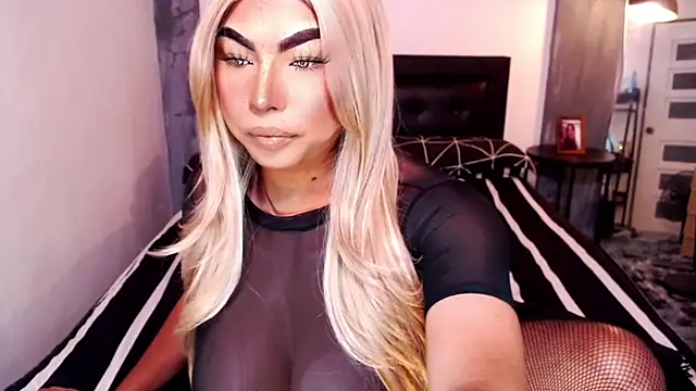 xTrixieMae online show from 10, 9, 2025