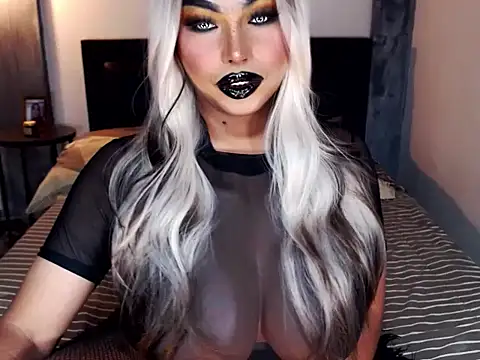 xTrixieMae online show from 13, 4, 2026