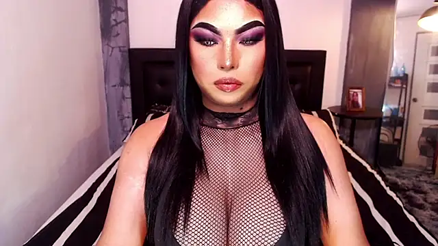 xTrixieMae online show from 14, 11, 2025