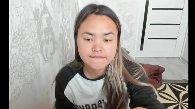 saika blush online show from 3, 11, 2025