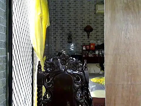 Snapshot of kylinexx chatting on 28, 4, 2026 kylinexx online show from 28, 4, 2026