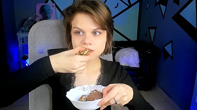 EllieMurler online show from 23, 10, 2025