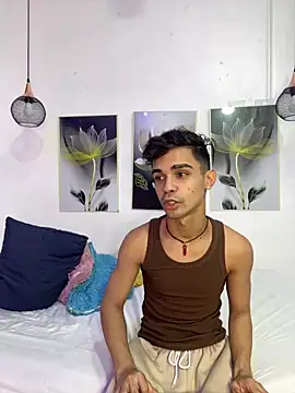 Violet Dream2 online show from 15, 4, 2026