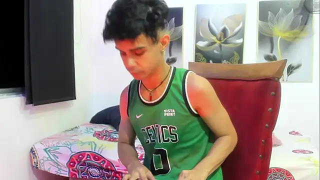 Violet Dream2 online show from 18, 4, 2026