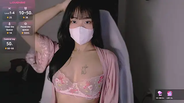 Phuong Bee online show from 24, 10, 2025