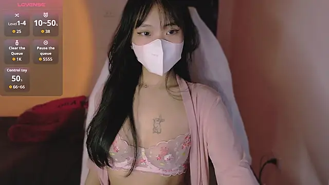 Phuong Bee online show from 11, 10, 2025