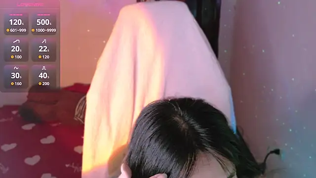 Phuong Bee online show from 20, 9, 2025