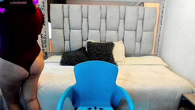 Kiara Cruz   online show from 30, 5, 2026