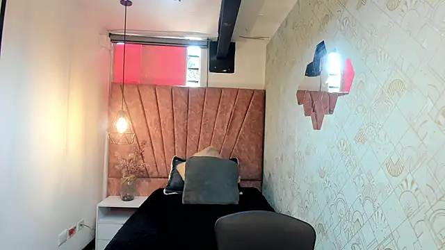 Kiara Cruz   online show from 28, 2, 2026