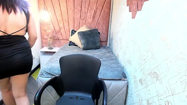 Kiara Cruz   online show from 7, 3, 2026