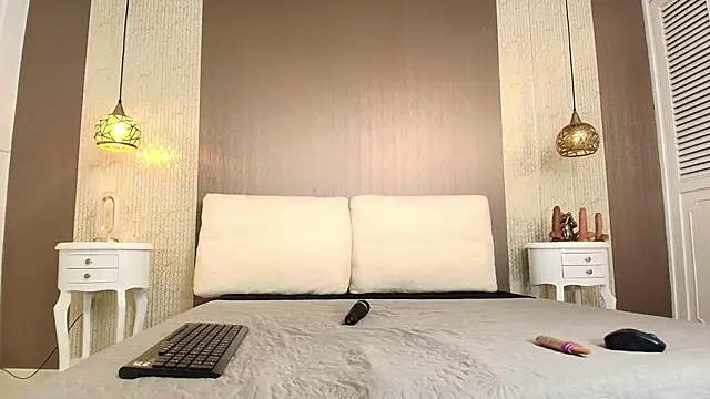 Tiifany Baker online show from 2, 12, 2025