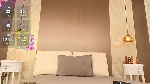 Tiifany Baker online show from 15, 9, 2025