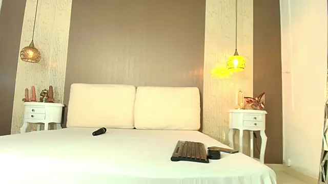 Tiifany Baker online show from 13, 1, 2026