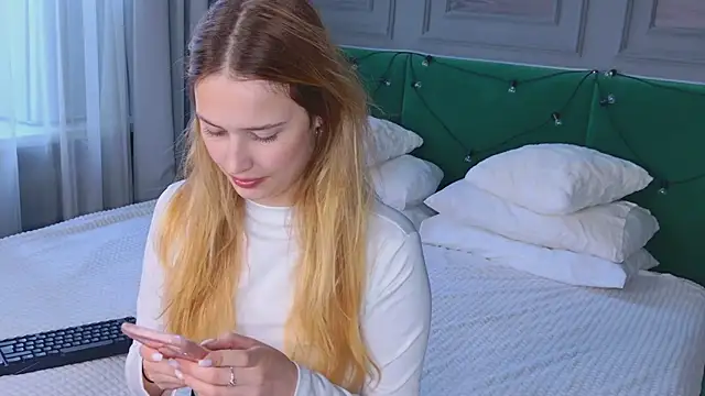 Sofii Ly online show from 24, 9, 2025