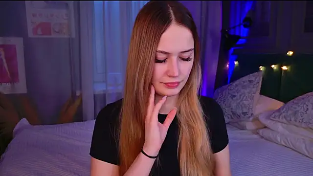 Sofii Ly online show from 26, 11, 2025