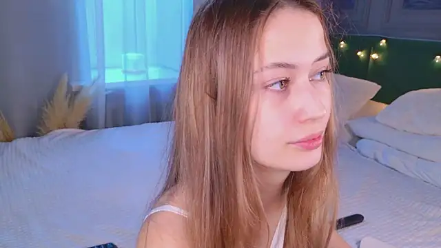 Sofii Ly online show from 17, 10, 2025