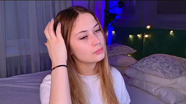 Sofii Ly online show from 28, 11, 2025