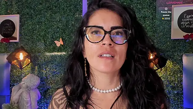 Linagh  online show from 5, 12, 2025