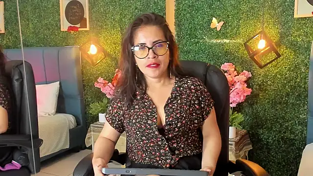 Linagh  online show from 6, 10, 2025