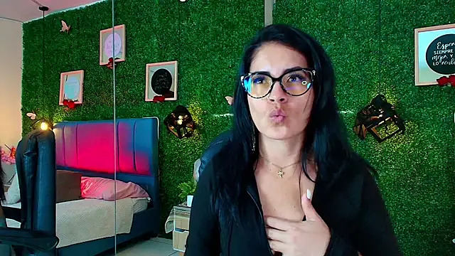 Linagh  online show from 10, 11, 2025